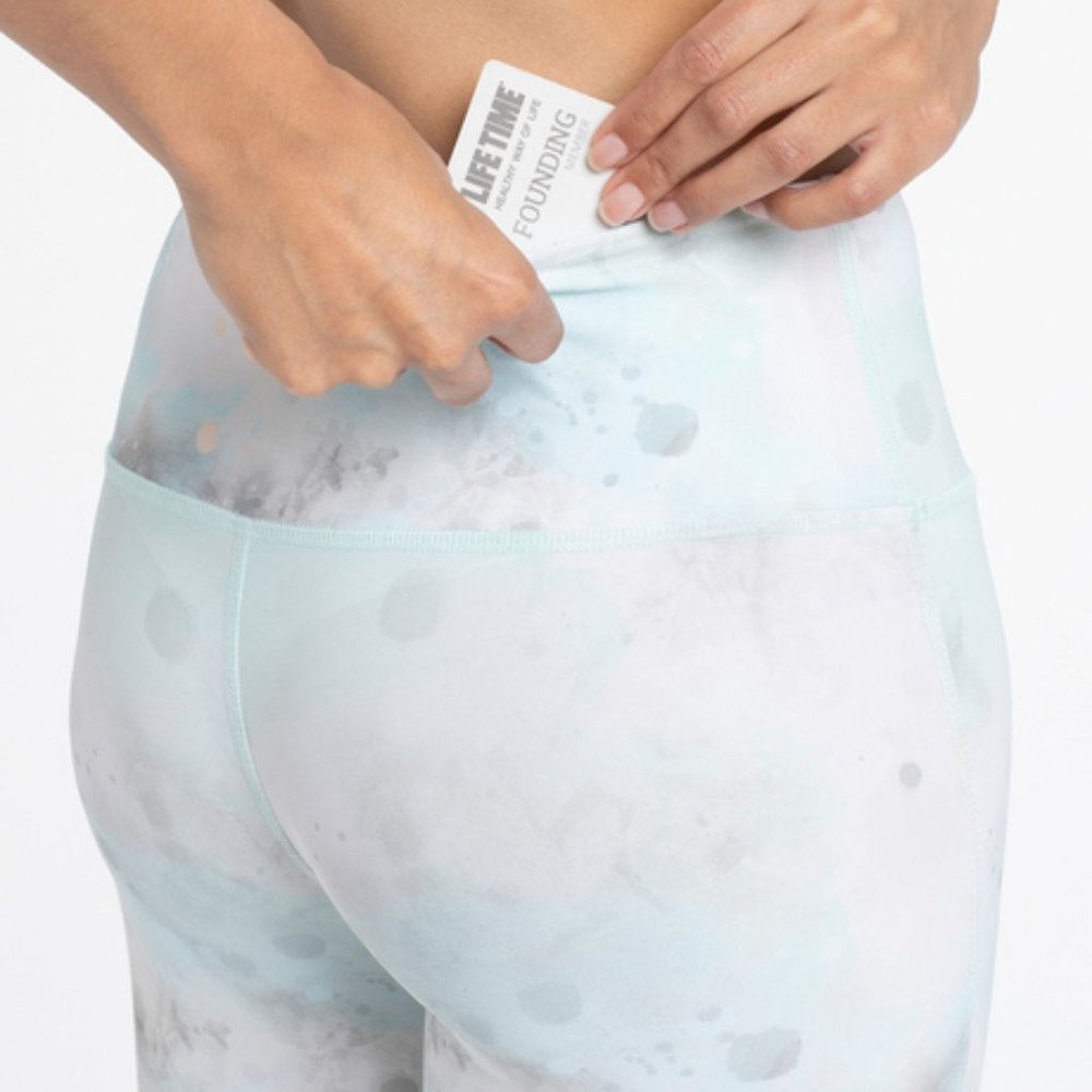 Reversible Legging: Dreamscape Print/Pale Blue